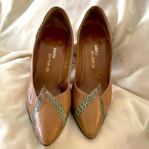 Sasha London Vintage tan/turquoise snakeskin heels